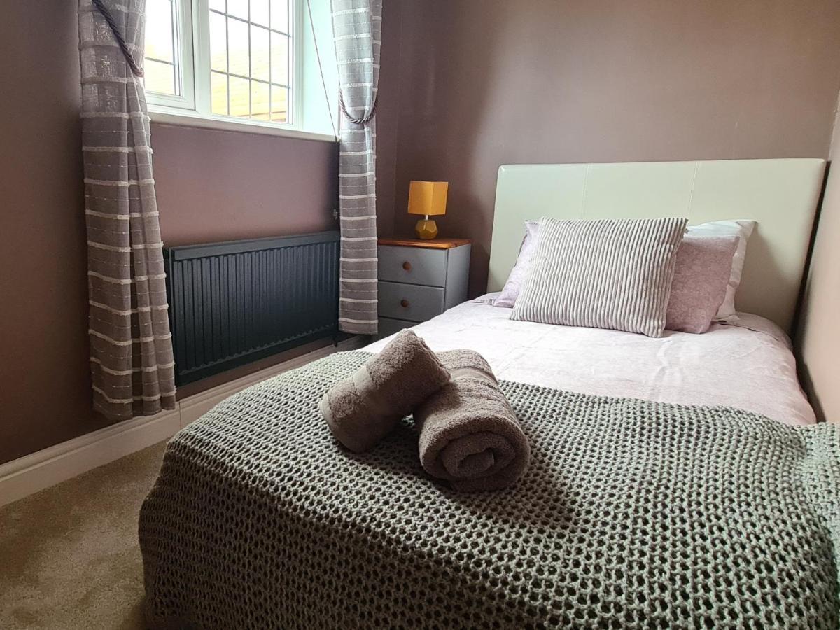 Spacious, 5 Bed House For 9 In Chester Dış mekan fotoğraf
