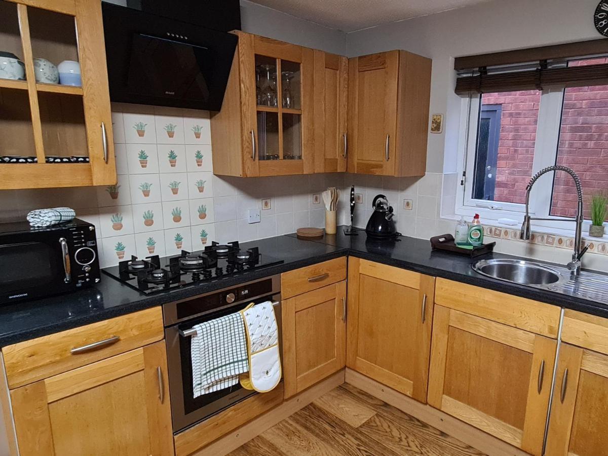 Spacious, 5 Bed House For 9 In Chester Dış mekan fotoğraf